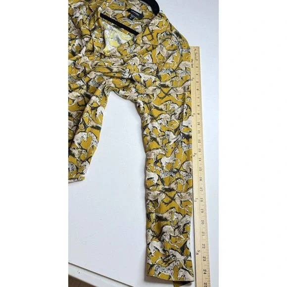 Karen Kane Horse Print Top Sz M Gold‎ V-Neck All Over Graphic Equestrian Western - Picture 9 of 12